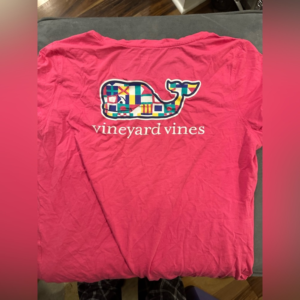 Vineyard vines tee